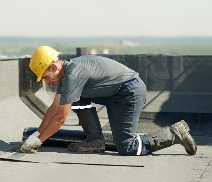 A profesisonal commercial roofer in Waltham MA